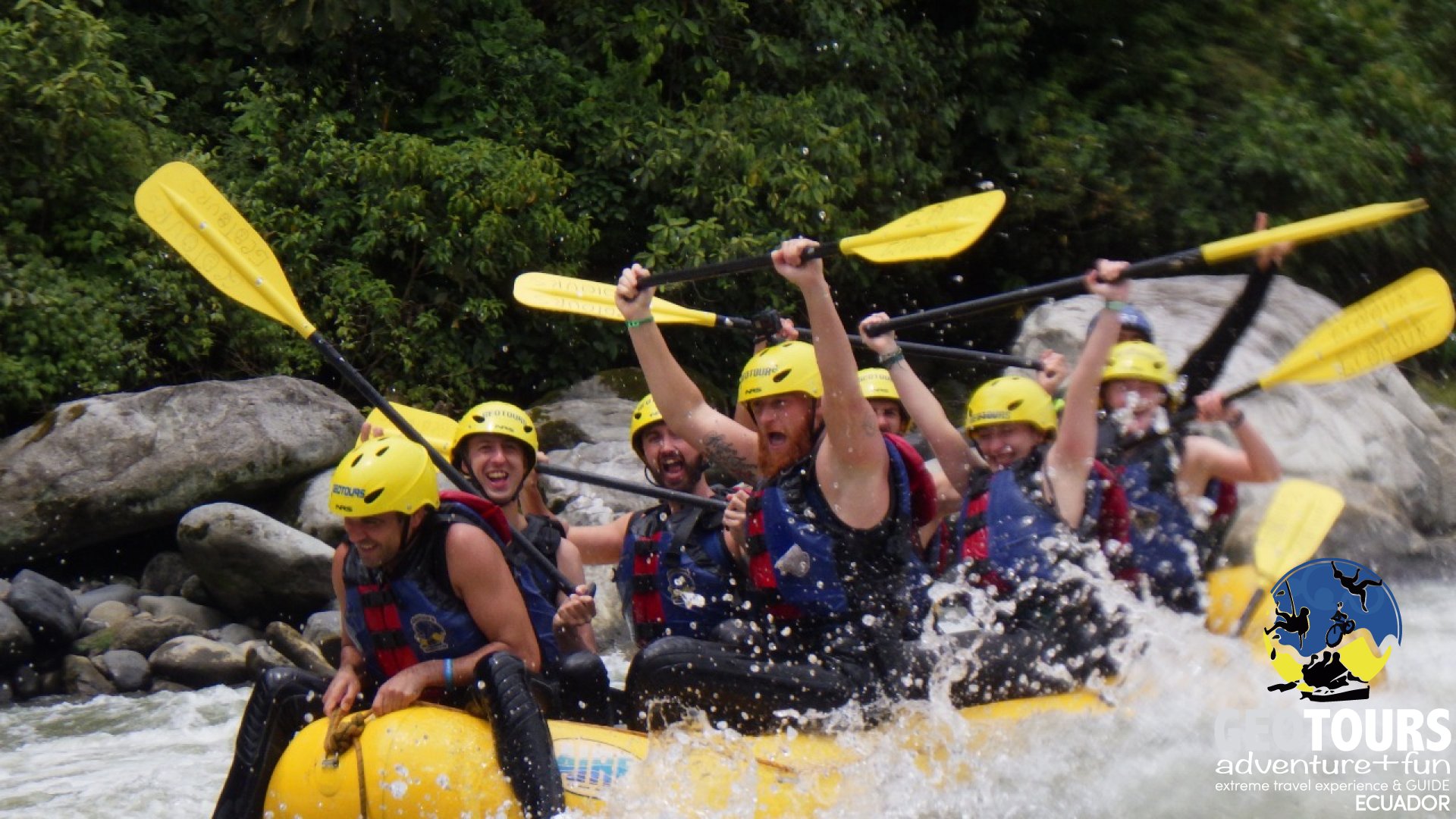  Foto What is the difference between rafting and kayaking? 