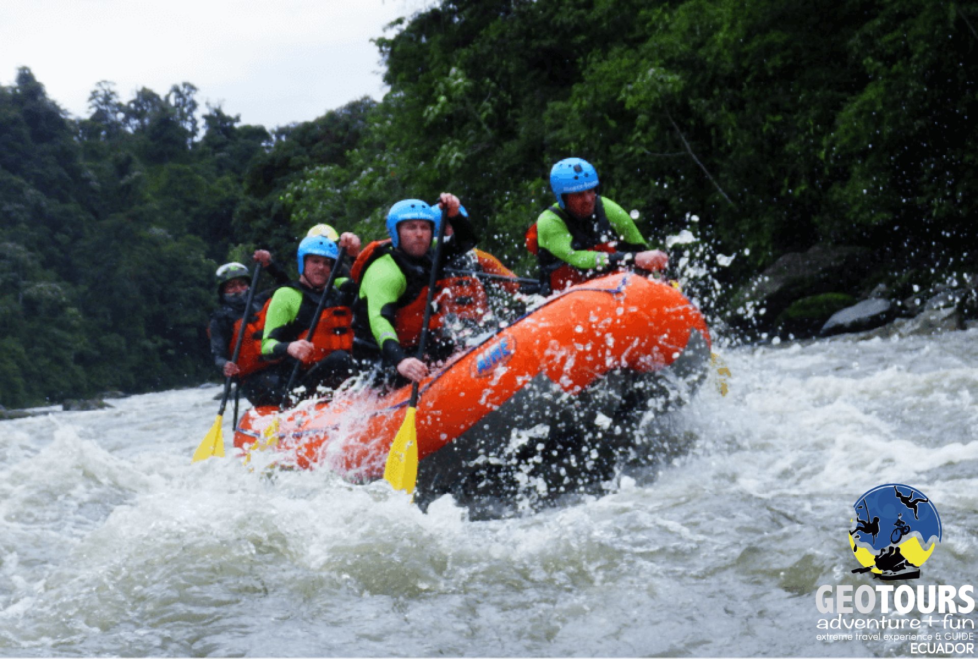  Foto What is the difference between rafting and kayaking? 